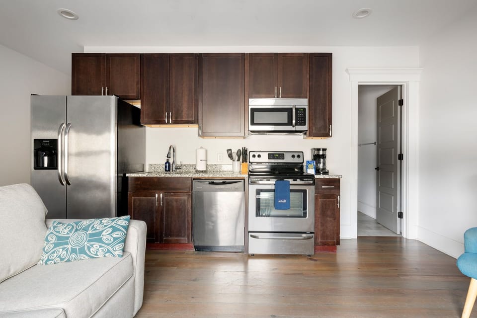 In the Heart of King Street | Folly Suite