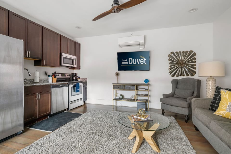 In the Heart of King Street | Hampton Suite