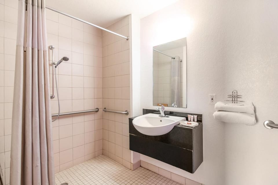 Free toiletries, towels