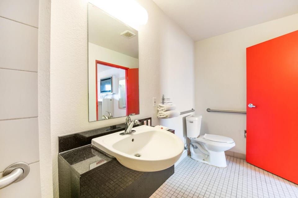 Free toiletries, towels