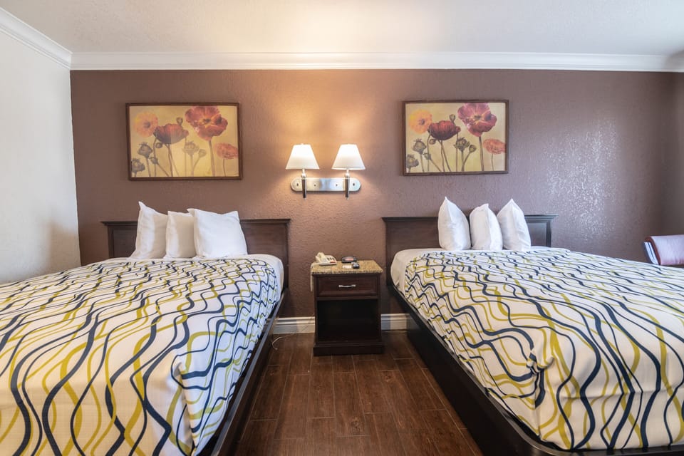 Standard Room, 2 Double Beds, Non Smoking