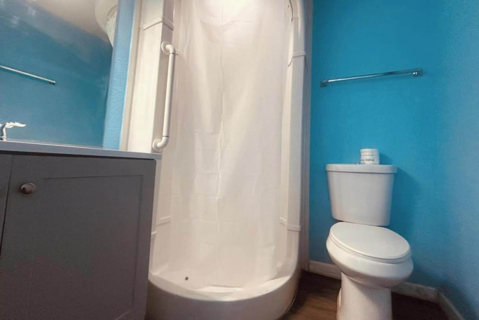 Free toiletries, towels