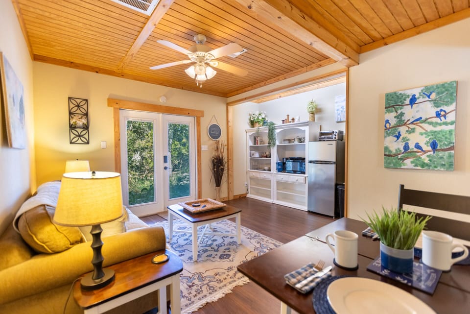 Duplex, Private Bathroom (Garden Suite) | Lounge
