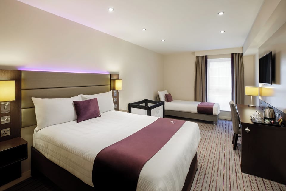 Family Triple Room | In-room safe, soundproofing, WiFi