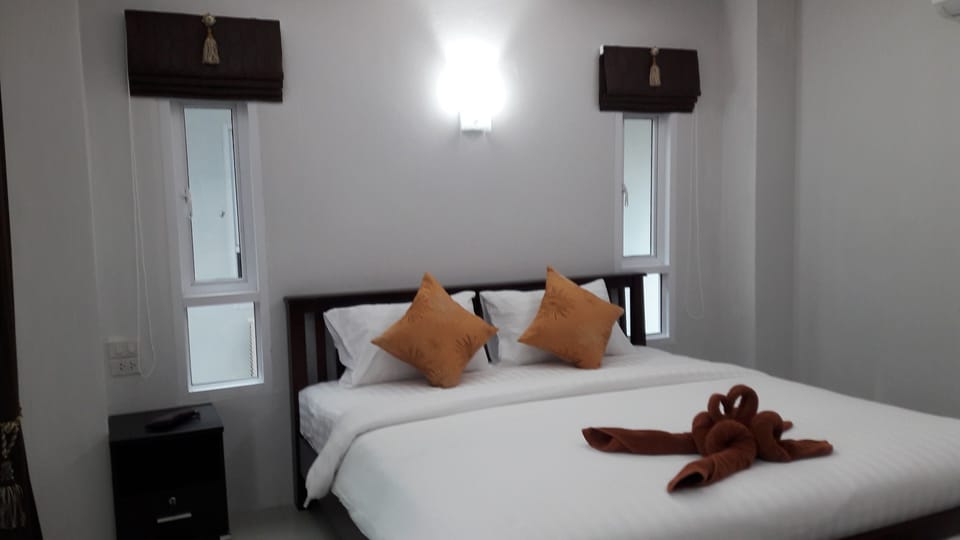 Superior Double Room | In-room safe, desk, blackout drapes, rollaway beds