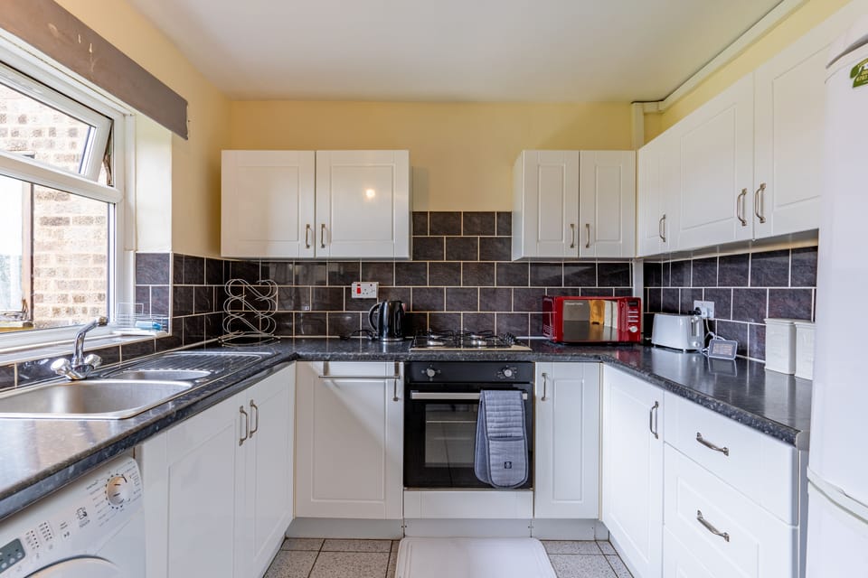 Apartment | Private kitchen | Fridge, microwave, oven, stovetop