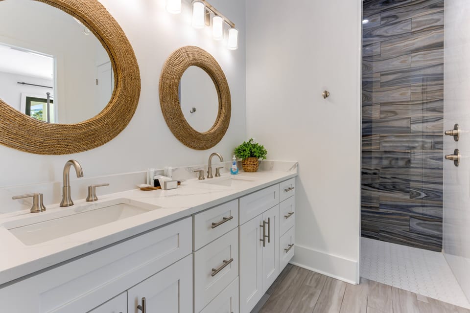 First Floor King Bedroom En-suite Bathroom - Double Vanities - Walk-in Shower