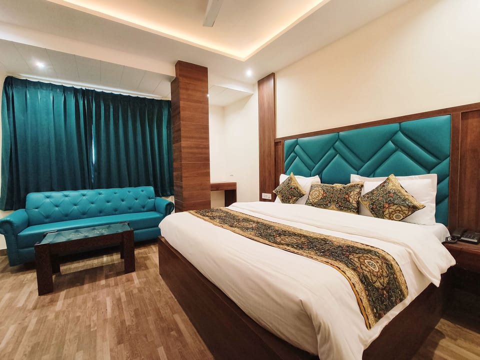 Deluxe Room | Soundproofing, free WiFi, bed sheets