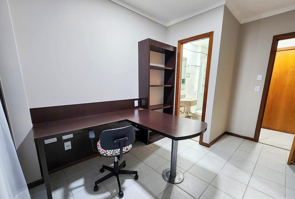 Executive Suite | Living area | 32-inch LCD TV with cable channels, TV
