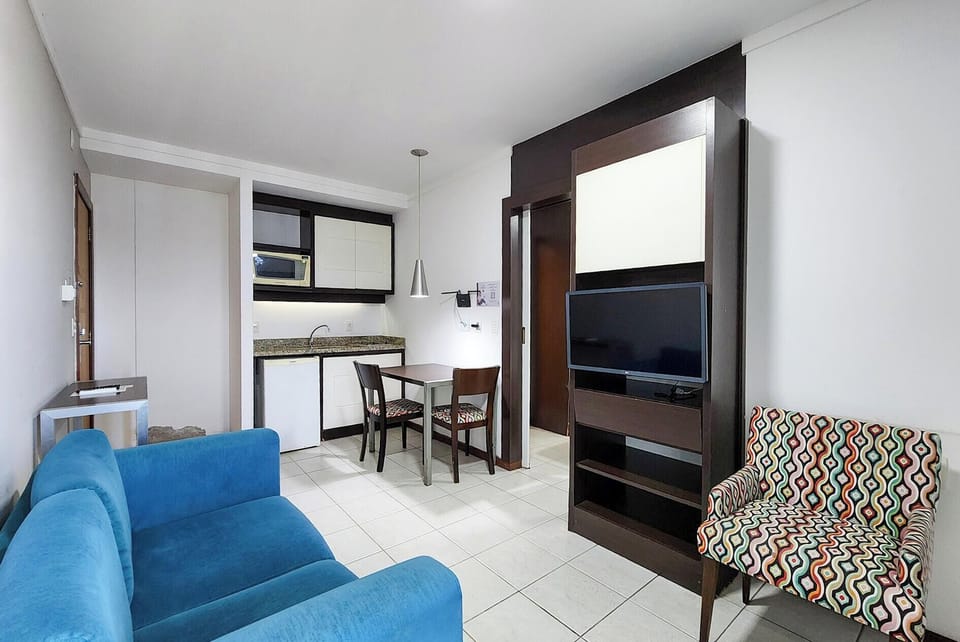 Single Room | Living area | 32-inch LCD TV with cable channels, TV