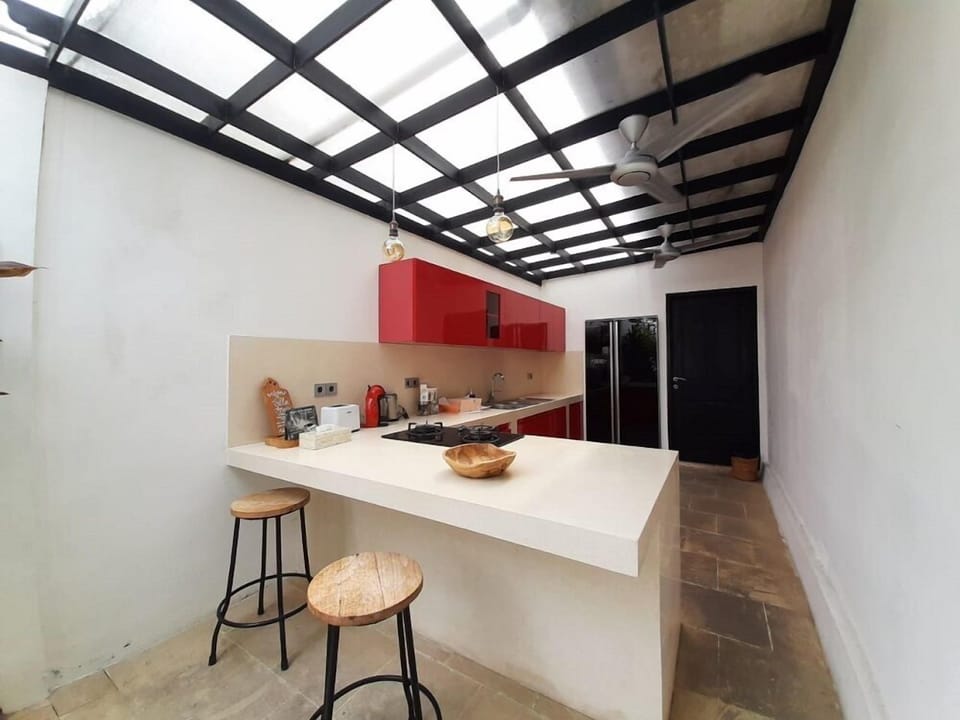 Villa | Private kitchen | Cookware/dishes/utensils