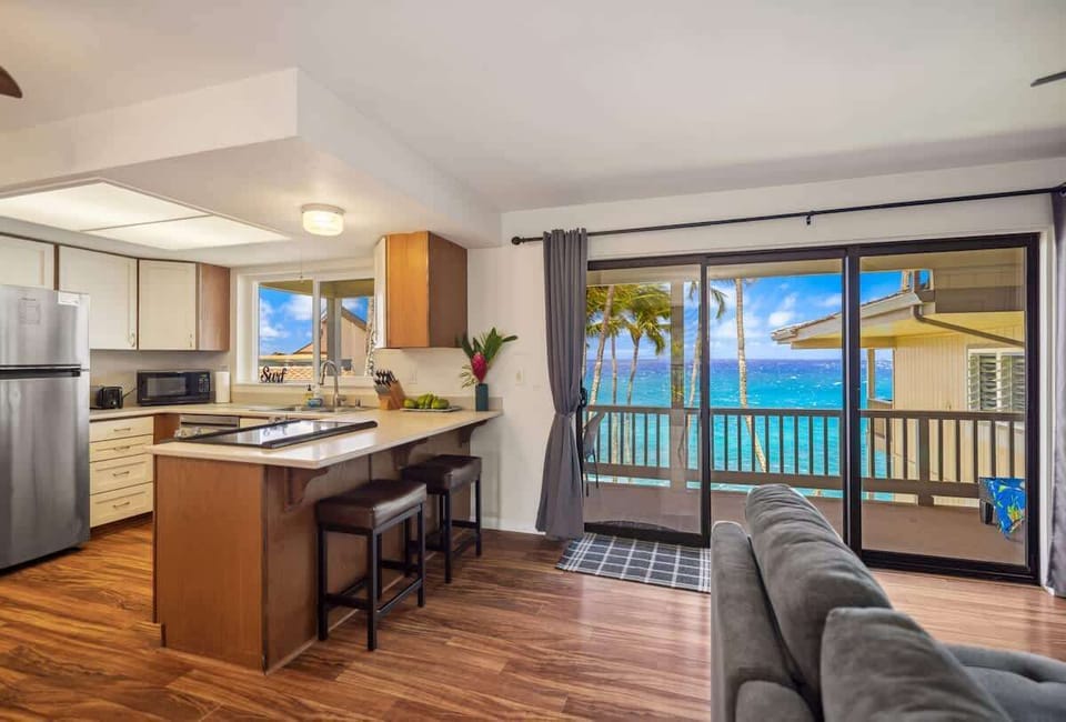 Kitchen & Lanai