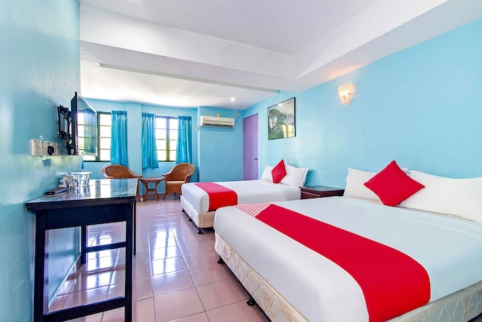 Family Studio, Private Bathroom | Desk, WiFi (free)