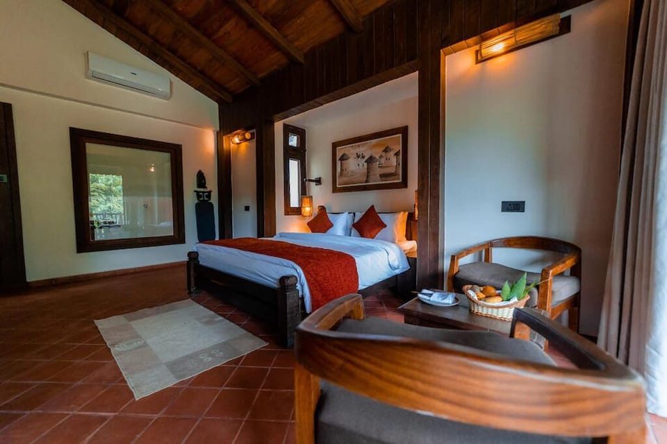 Executive Double Room | In-room safe, desk, laptop workspace, blackout drapes