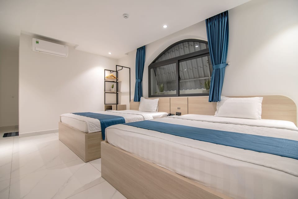 Deluxe Double or Twin Room | Desk, free WiFi, bed sheets