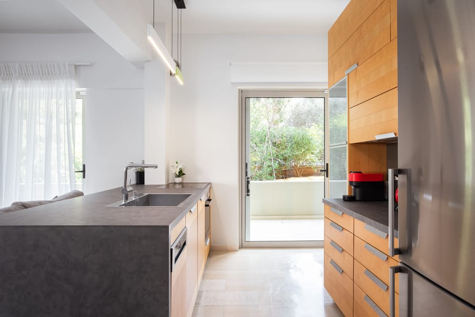 Superior Apartment | Private kitchen | Fridge, microwave, oven, stovetop