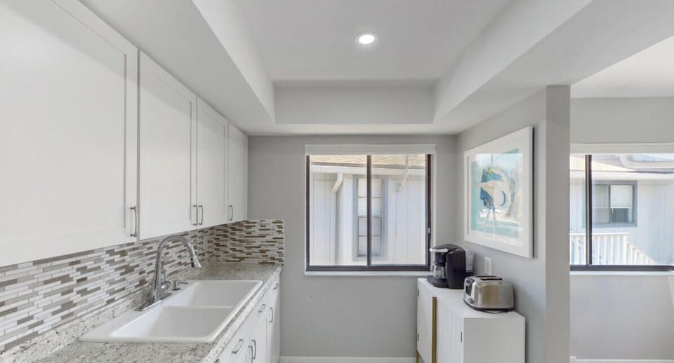 Microwave, stove, dishwasher, fridge, icemaker, coffee machines
