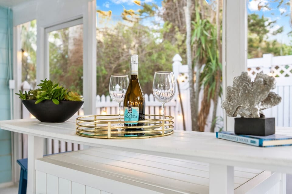 Guests select between free sparkling wine or sparkling grape juice