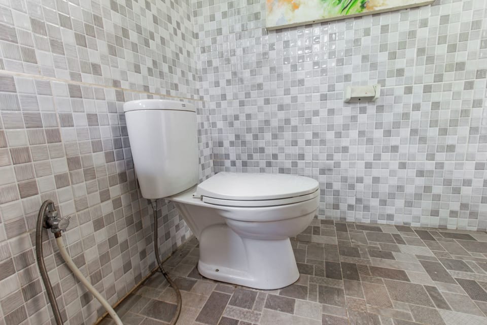 Deluxe Double Room | Bathroom | Shower, towels, soap