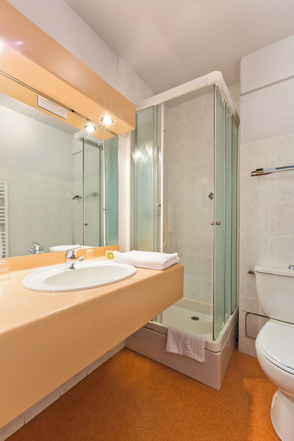 Standard Double Room, 1 Queen Bed | Bathroom | Rainfall showerhead, hair dryer, towels, soap