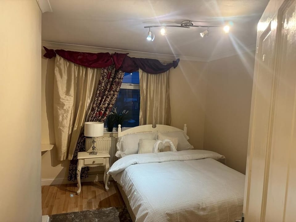 Family Apartment, 2 Bedrooms | 2 bedrooms, desk, soundproofing, iron/ironing board