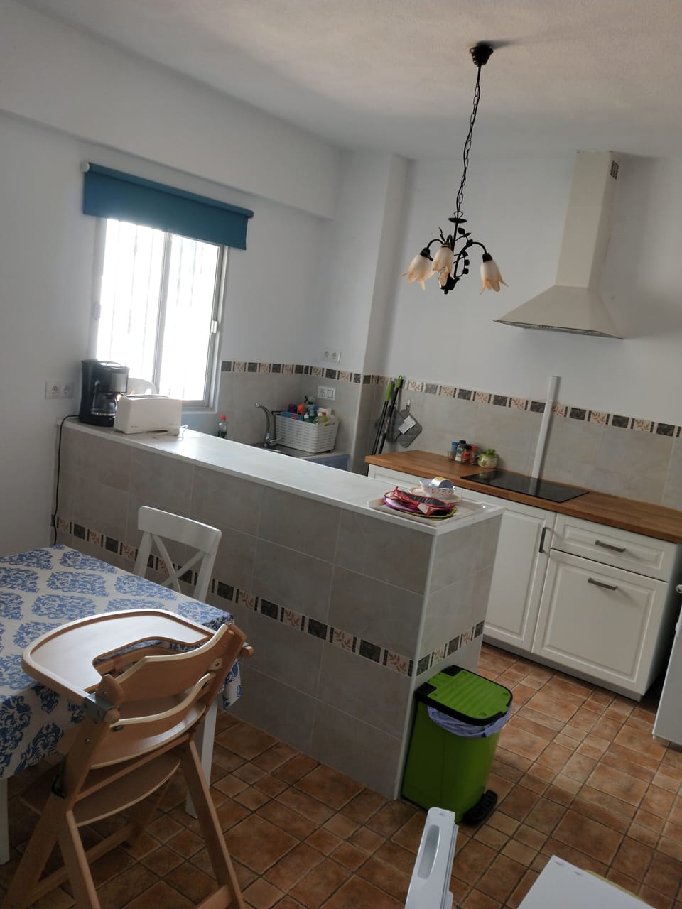 Cabin | Private kitchen | Coffee/tea maker, mini-fridge, microwave, electric kettle