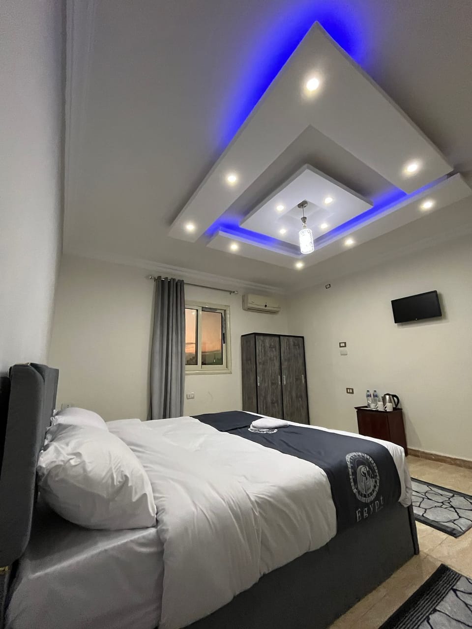 Basic Room | Desk, soundproofing, free WiFi
