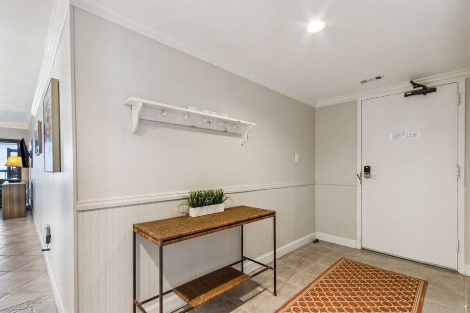Table and Hooks as You Enter