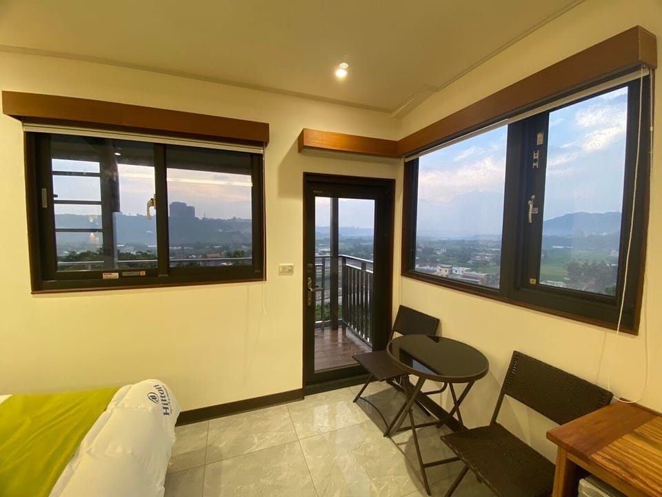 Comfort Room, Mountain View, Garden Area | Down comforters, free WiFi, bed sheets