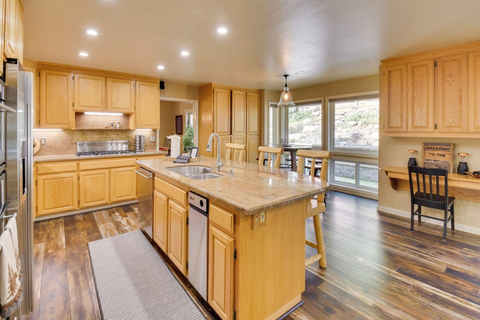 House (4 Bedrooms) | Interior