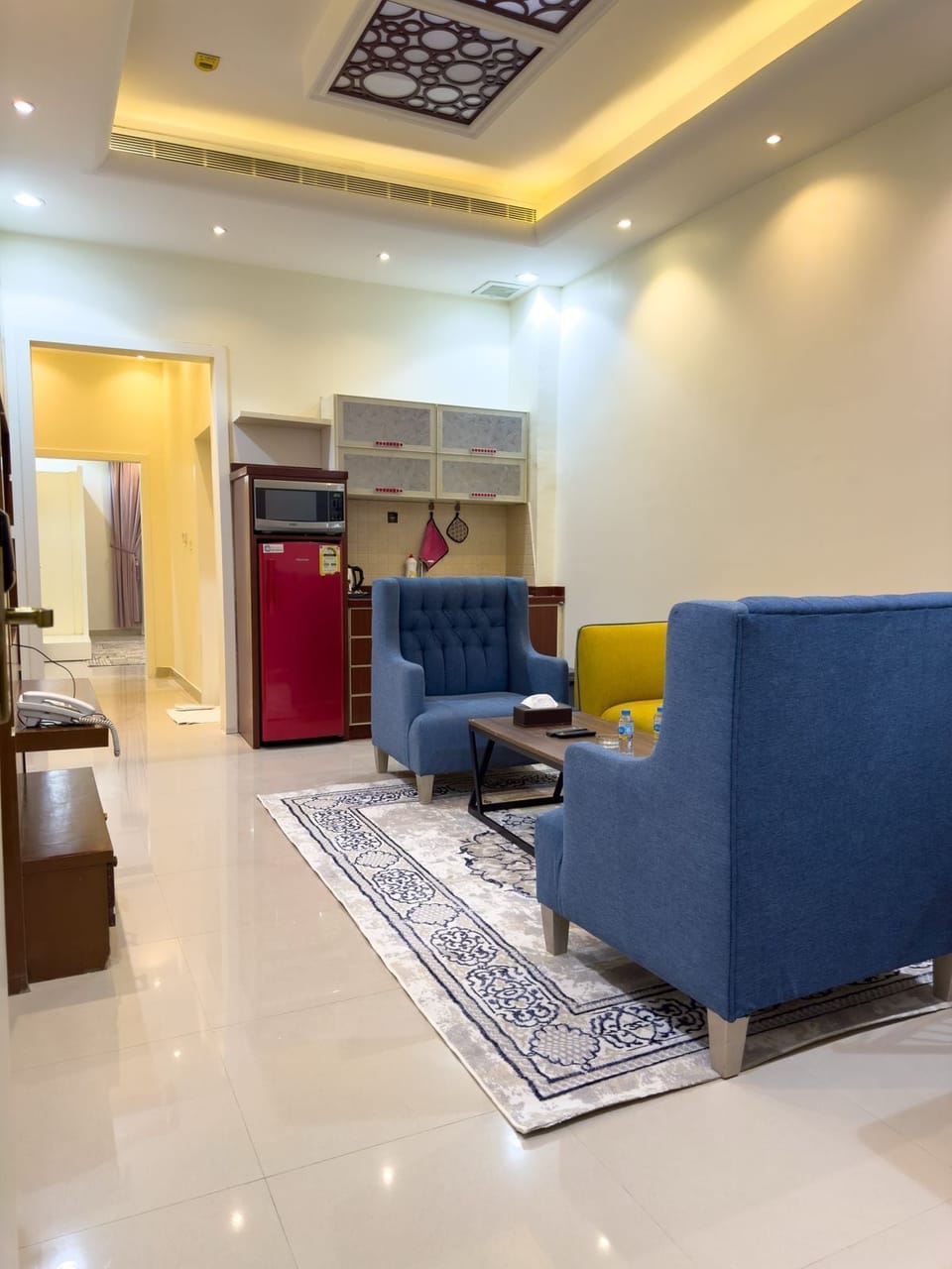 Standard Apartment | Living area | 43-inch flat-screen TV with satellite channels, TV