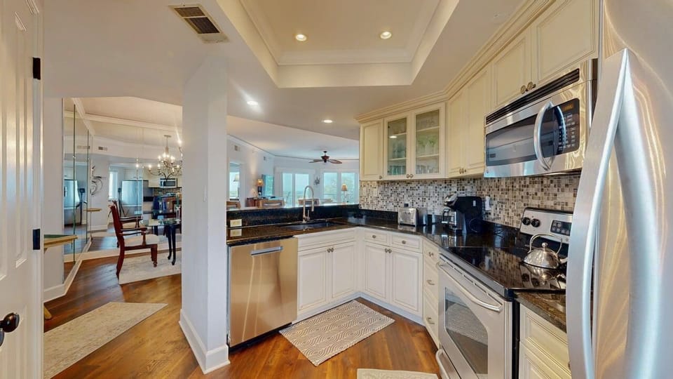 Fully Stocked Kitchen