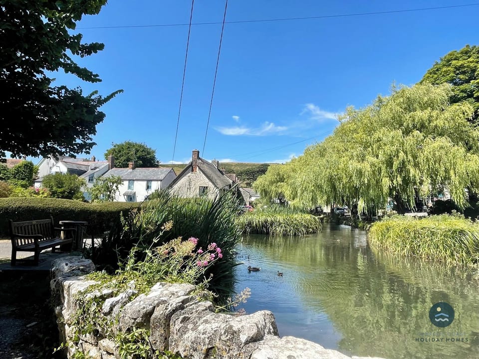 Sutton Poyntz Village