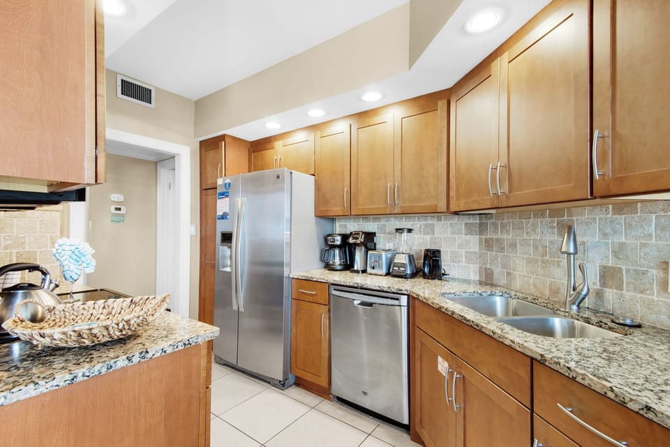 Full kitchen