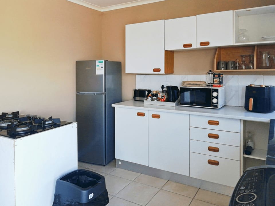 Apartment, 1 Bedroom, Balcony, Mountain View | Interior