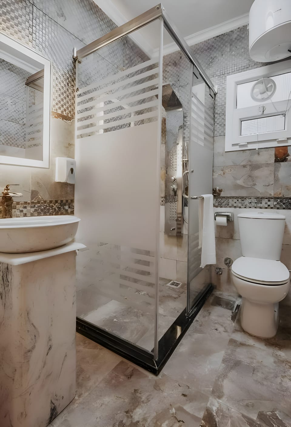 Double Room Ensuite Pyramids View | Bathroom | Hair dryer, slippers, towels, soap