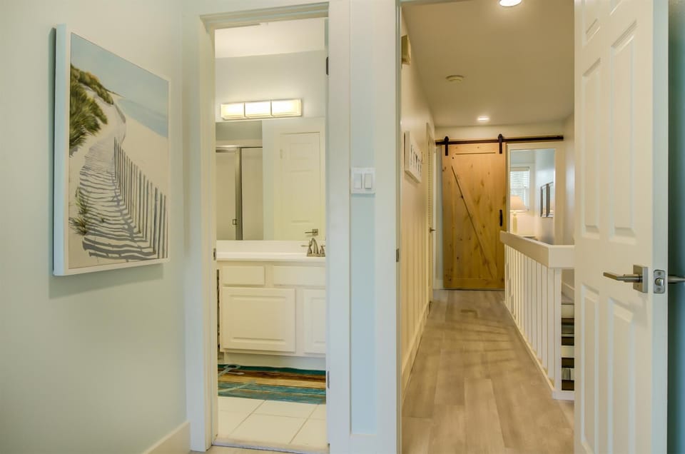 House, Multiple Beds (2C, Stay Salty) | Bathroom | Towels