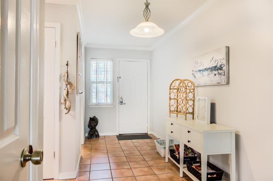 House, Multiple Beds (5C, Sippin’ by the Shore) | Interior
