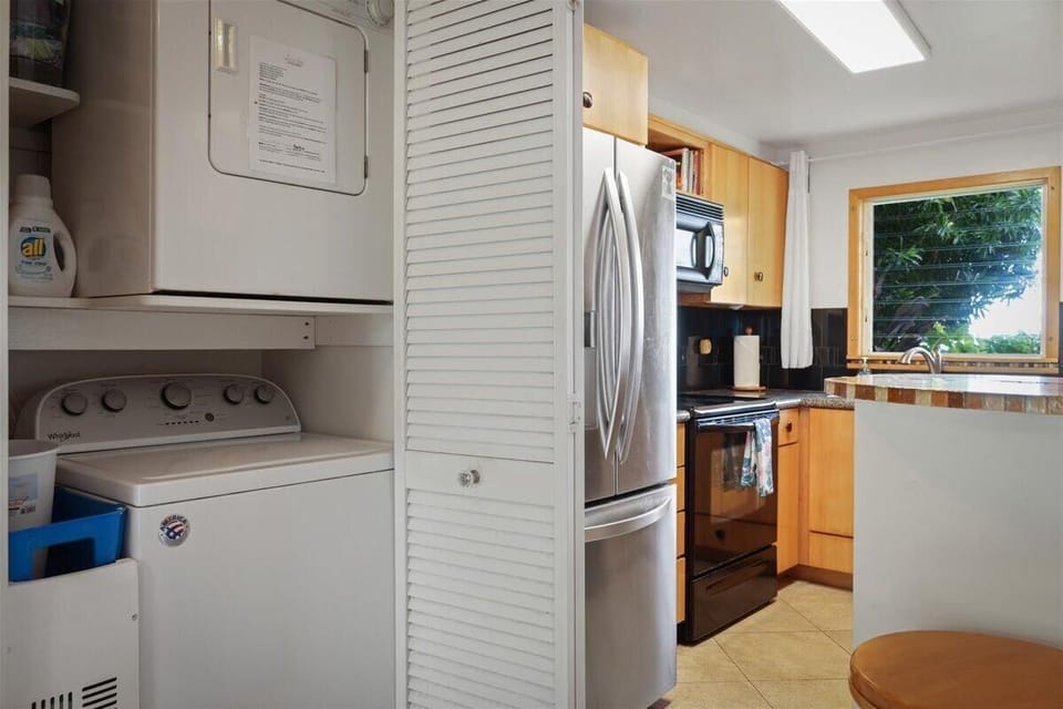 Condo, Multiple Beds (Keauhou Kona Surf & Racquet Club Town) | Private kitchen | Paper towels