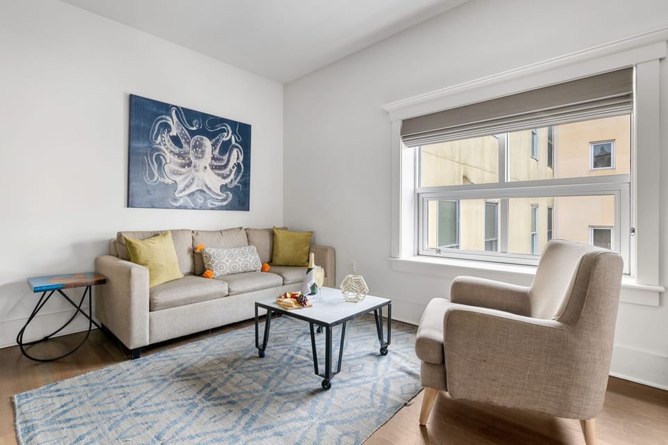 In the Heart of King Street! | Drayton Suite