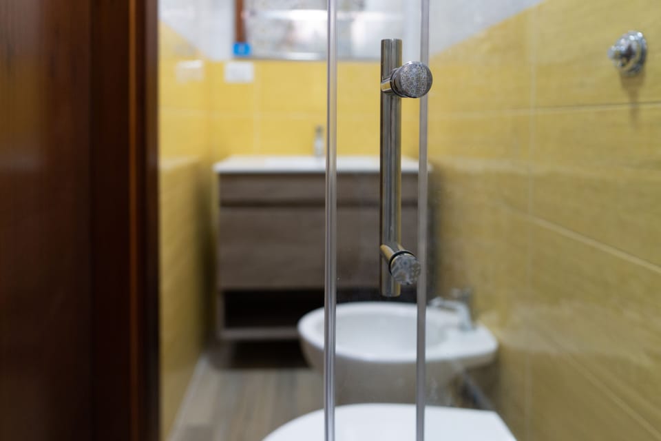 Premium Room, Private Bathroom | Bathroom | Shower, rainfall showerhead, free toiletries, hair dryer
