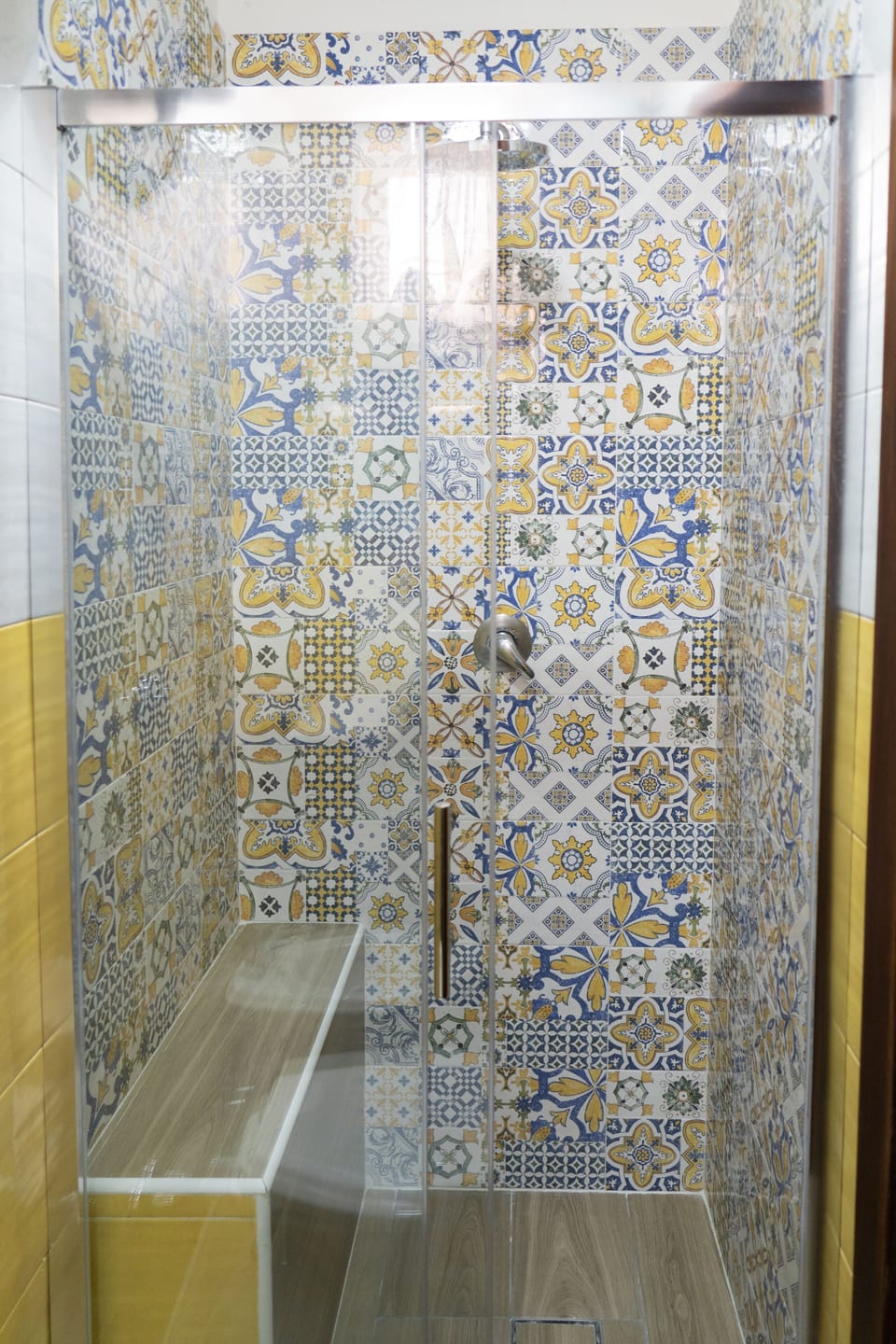 Premium Room, Private Bathroom | Bathroom | Shower, rainfall showerhead, free toiletries, hair dryer