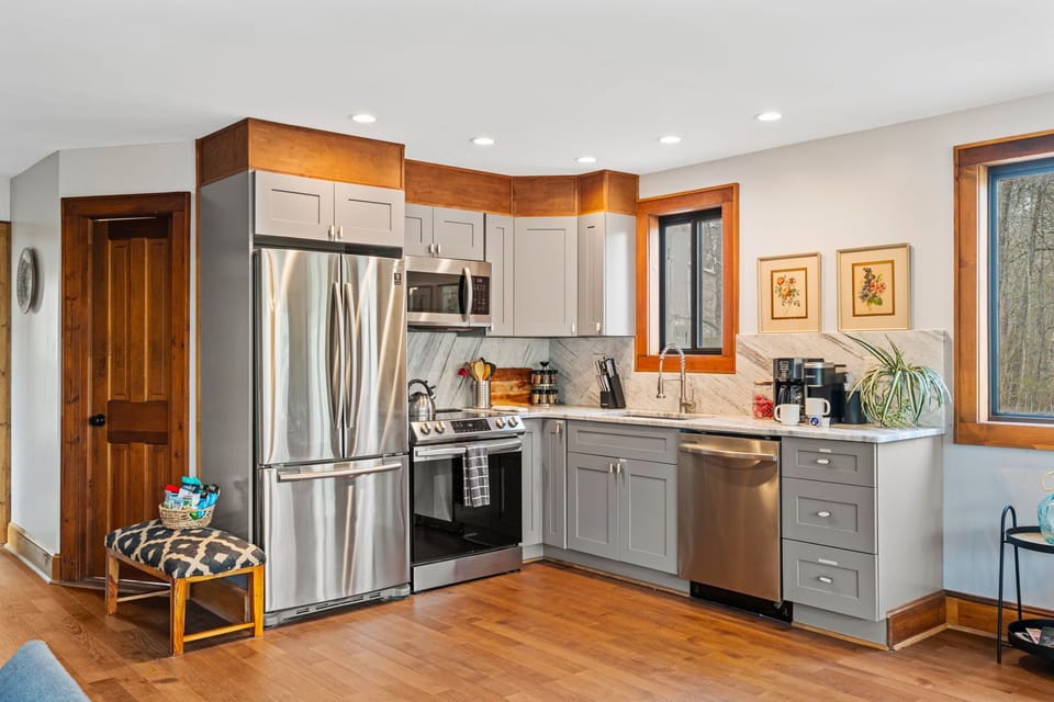 Full Kitchen | Spice Rack | Cooking Essentials