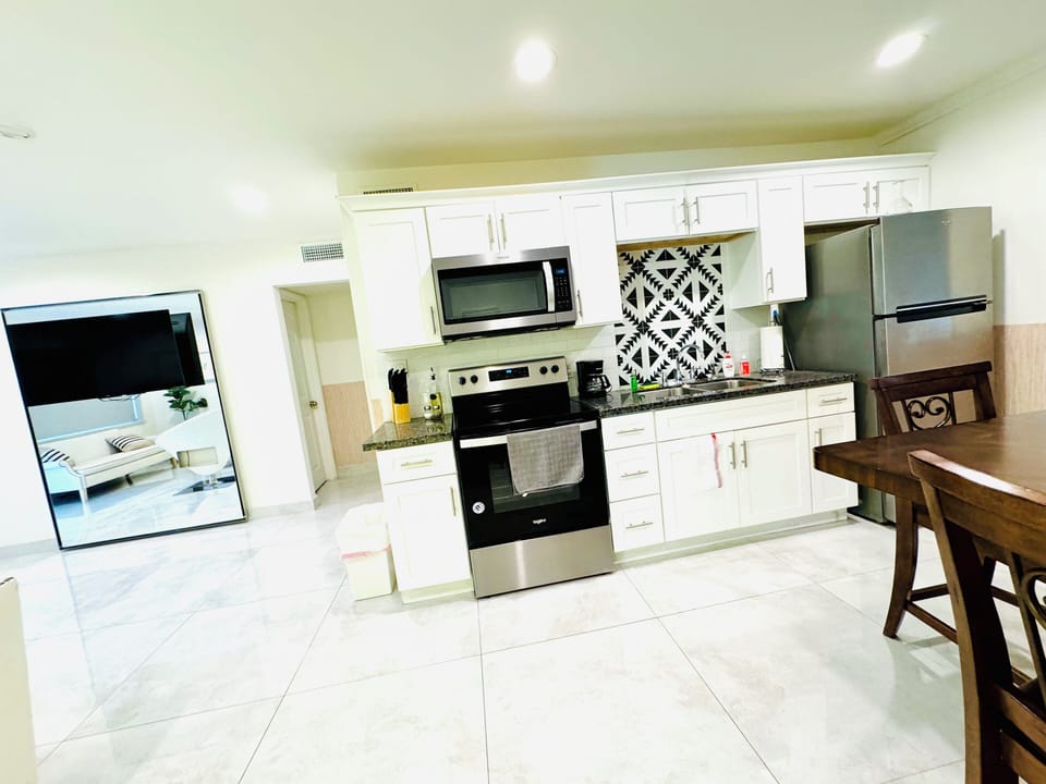 Stylish Fully loaded Kitchen