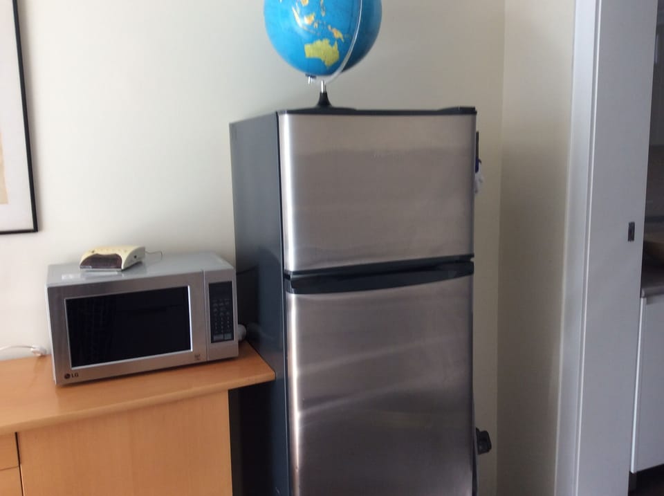 Microwave an Refrigerator
