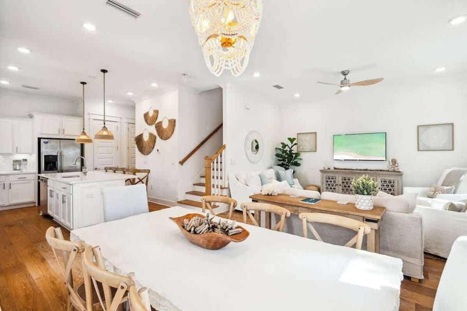 Beautiful open concept first floor.