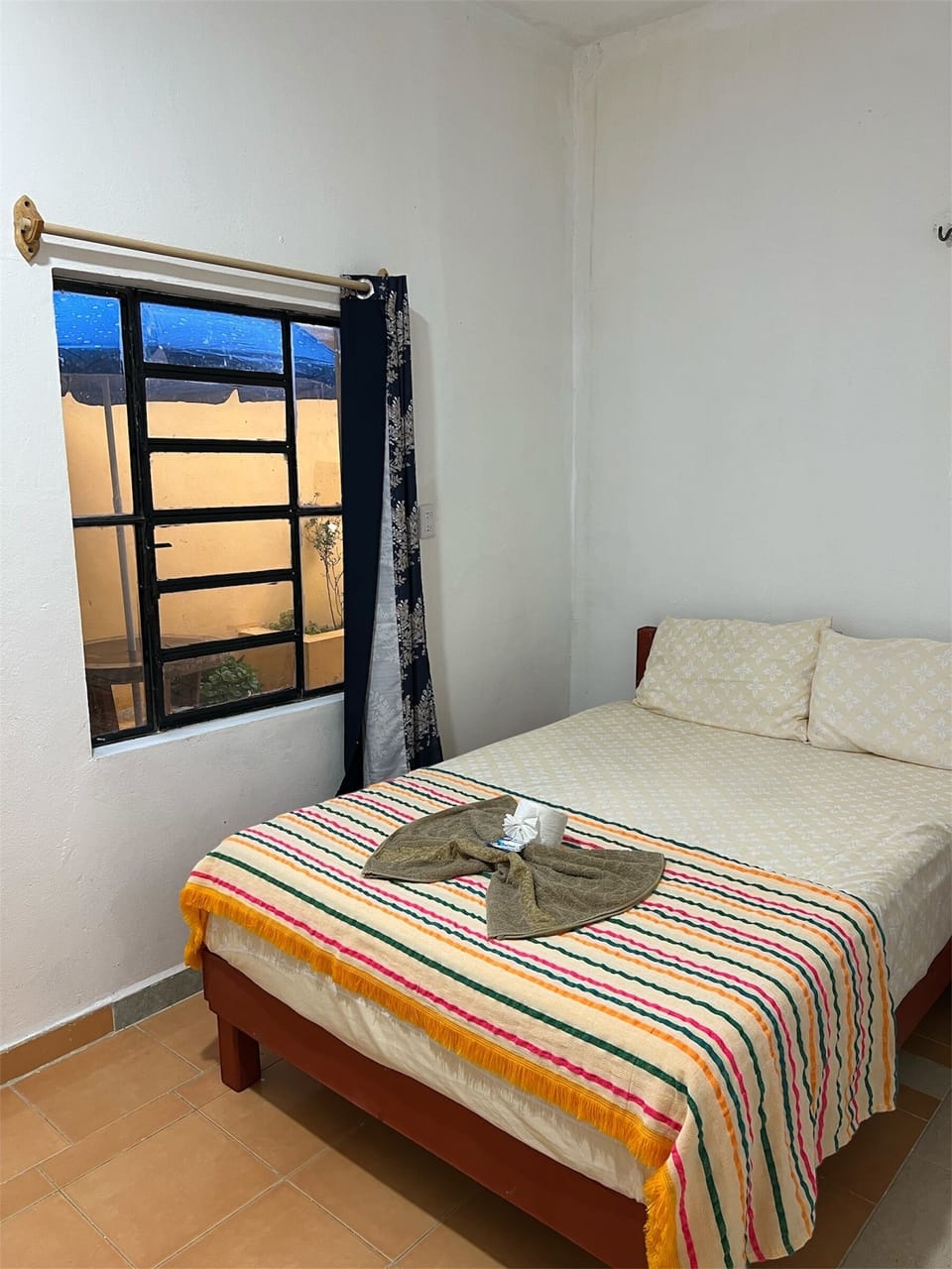 Basic Single Room | Desk, WiFi (free), bed sheets