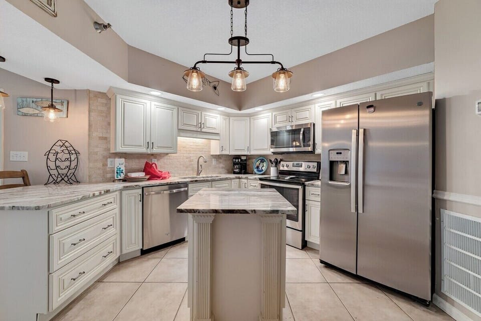 Updated and fully equipped kitchen