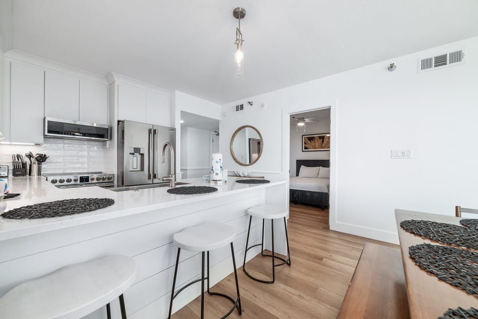 Breakfast bar and kitchen