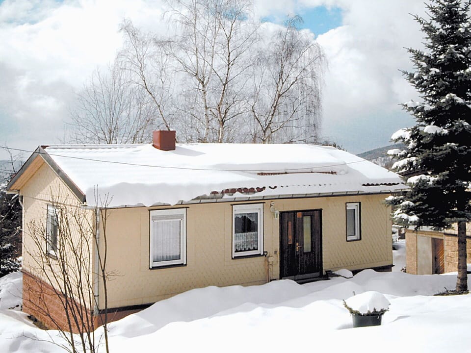 Cloud, Building, Snow, Sky, Property, Window, House, Tree, Branch, Cottage